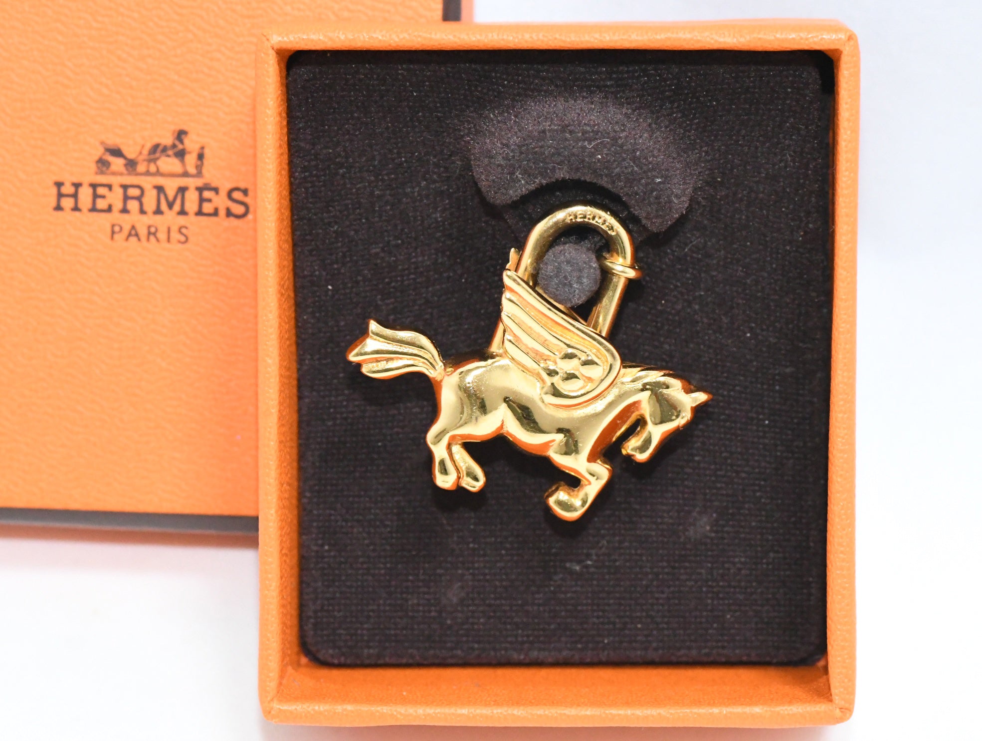Hermes Cadena Gold Pegasus horse motif bag charm lock 001 Ex+