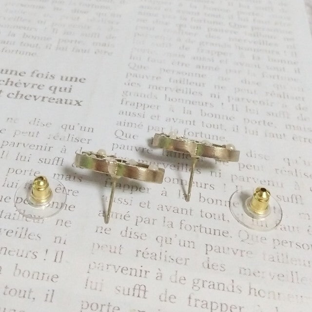 Chanel Earrings CC Logo light Gold Pearl Rhinestone 07A
