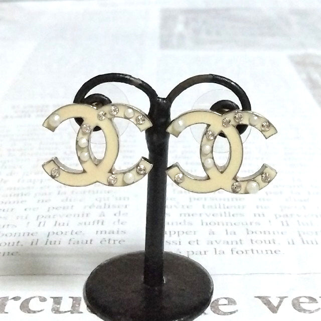 Chanel Earrings CC Logo light Gold Pearl Rhinestone 07A