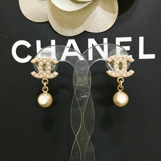 Chanel Earrings CC Logo light Gold drop Pearl 05A 192