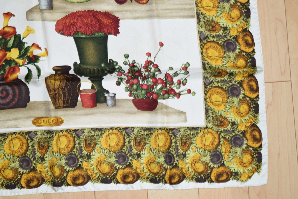 Gucci Scarf Sunflower 87 cm Silk Floral flower Shawl Vintage RA807
