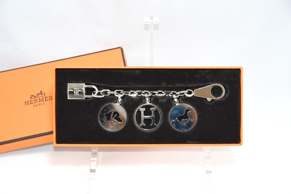 Hermes Breloque Olga Silver Charm Bag Amulette Palladium Berloque Cadena ME15