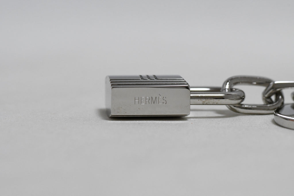 Hermes Breloque Olga Silver Charm bag amulette palladium berloque Cadena 048