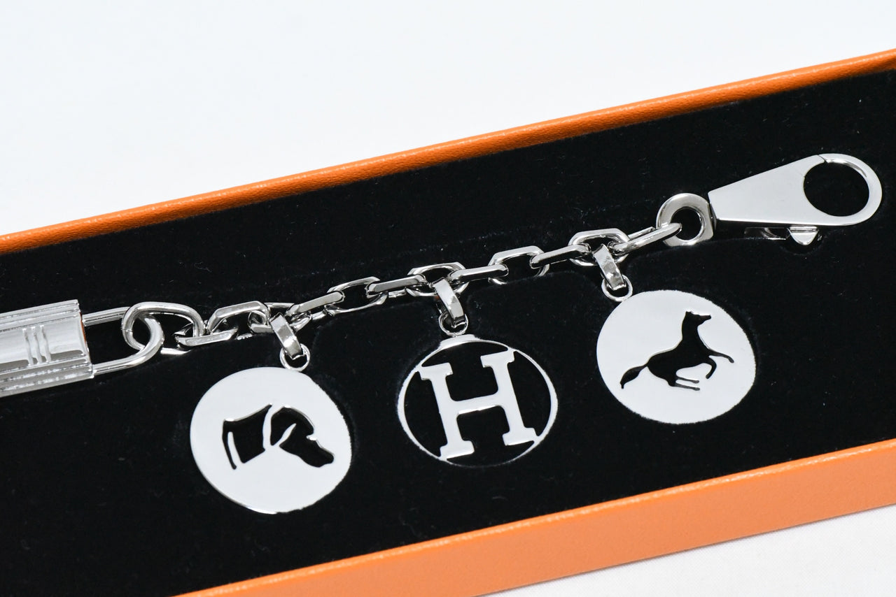 Hermes Breloque Olga Silver Charm bag amulette palladium berloque Cadena 048