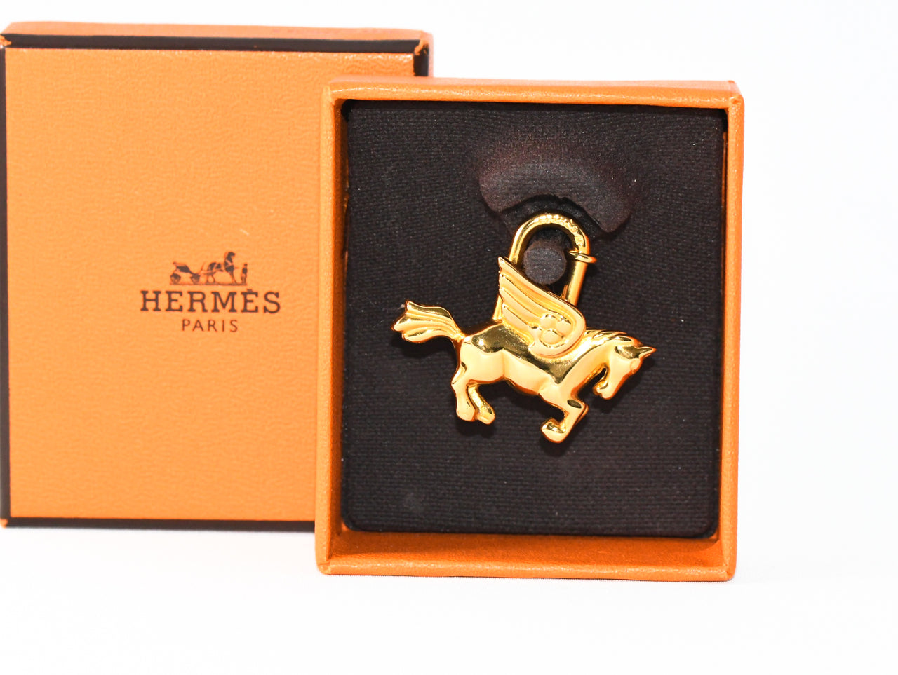 Hermes Cadena Gold Pegasus horse motif bag charm lock 004 Ex+