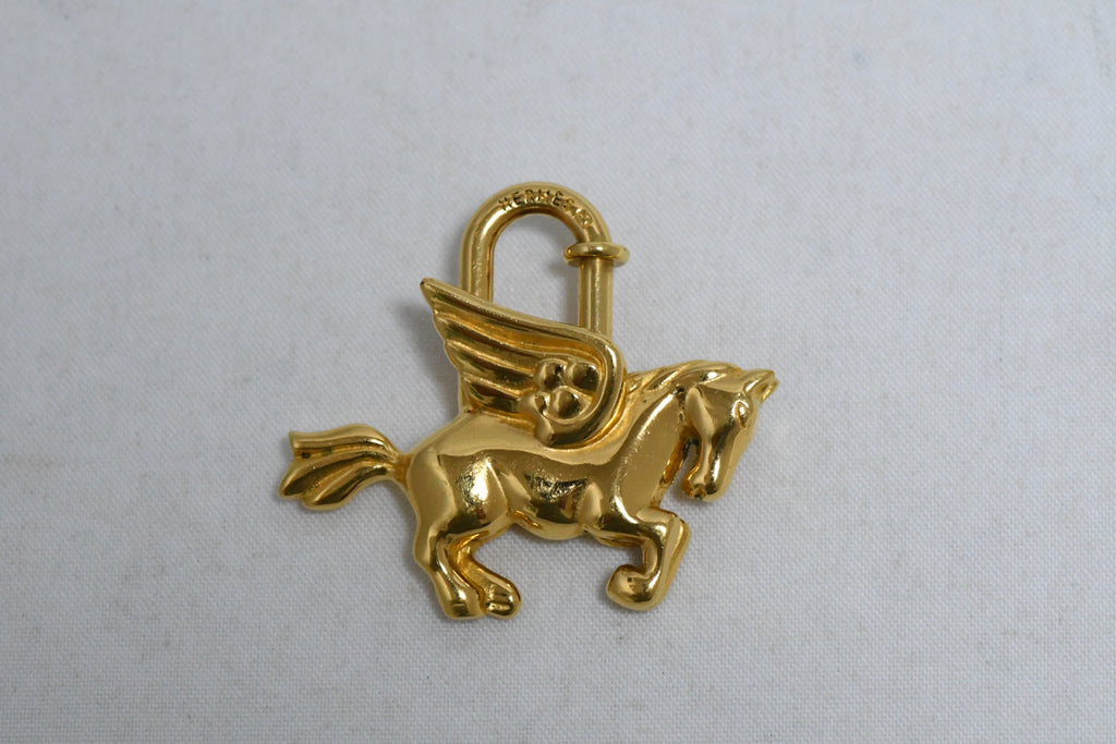 Hermes Cadena Gold Pegasus horse motif bag charm lock 064