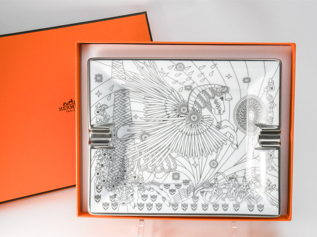 Hermes La Source de Pegase Change tray white silver Ashtray Pegasus horse plate porcelain