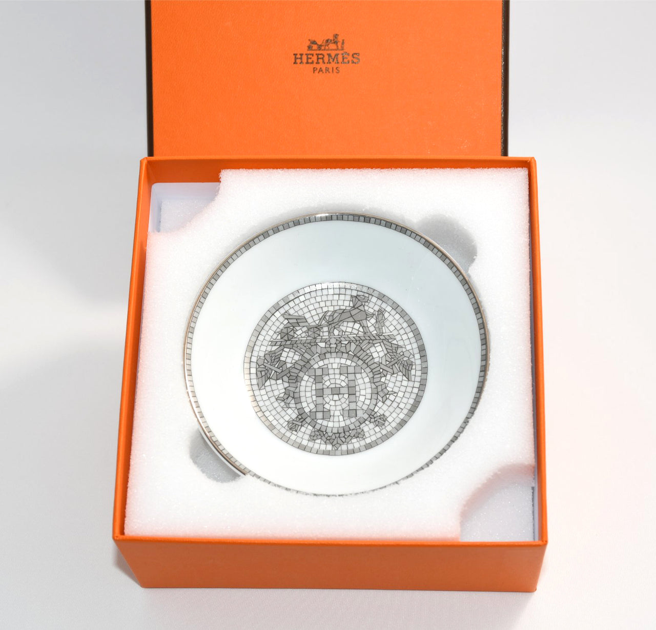 Hermes Mosaique au 24 Sauce Plate 10 cm Platinum silver soy sauce porcelain