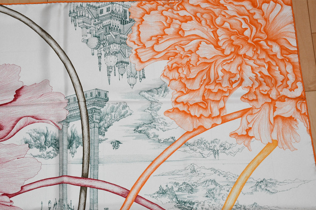 Hermes Scarf A l'Ombre des Pivoines 90 cm silk white orange Carre shadow flower