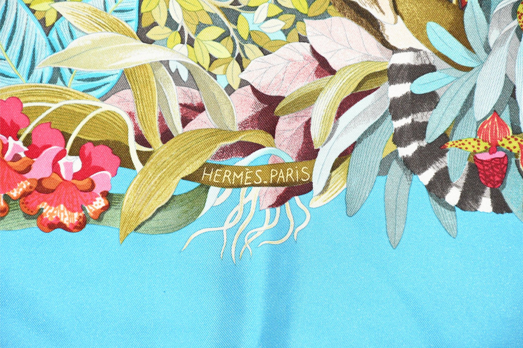 Hermes Scarf Au Coeur de la Vie 90 cm silk blue Carre life tree flower 35"