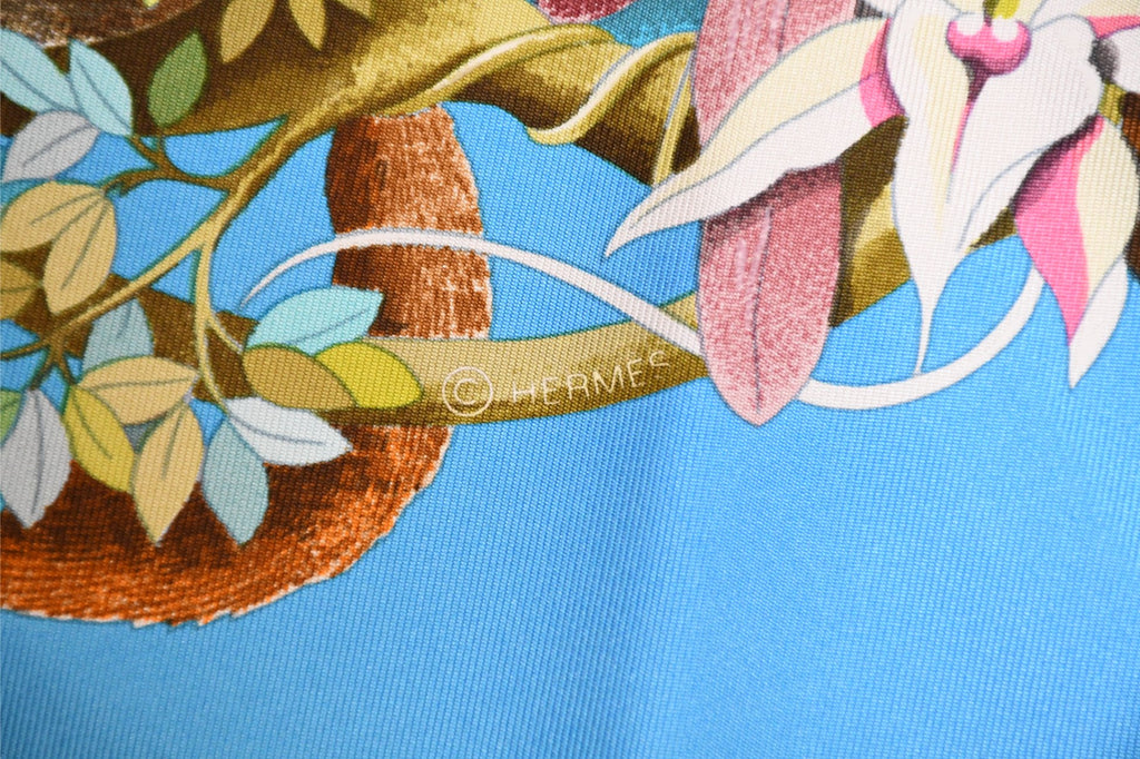 Hermes Scarf Au Coeur de la Vie 90 cm silk blue Carre life tree flower 35"