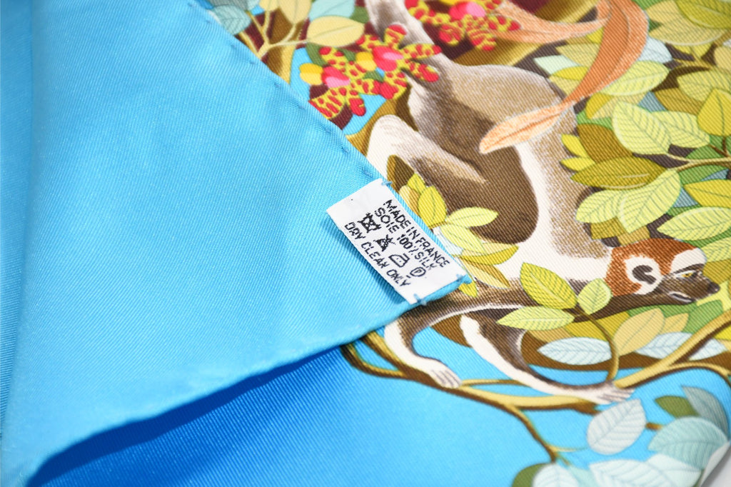 Hermes Scarf Au Coeur de la Vie 90 cm silk blue Carre life tree flower 35"