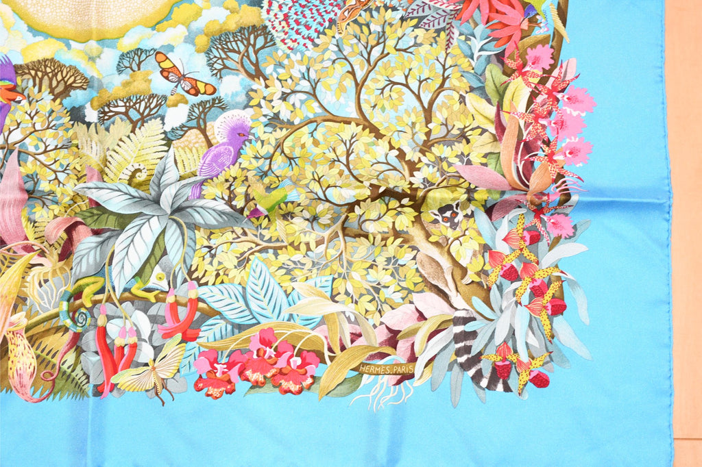 Hermes Scarf Au Coeur de la Vie 90 cm silk blue Carre life tree flower 35"