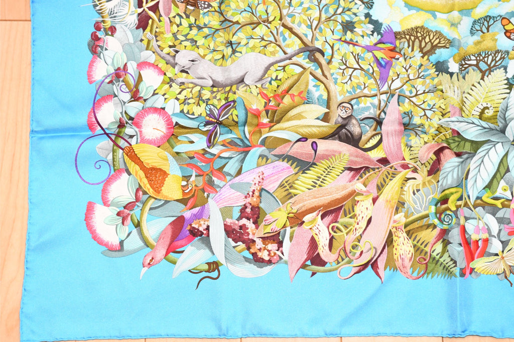 Hermes Scarf Au Coeur de la Vie 90 cm silk blue Carre life tree flower 35"