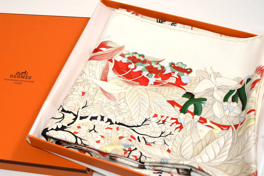 Hermes Scarf Au Coeur de la Vie 90 cm silk white Carre life tree flower 35"