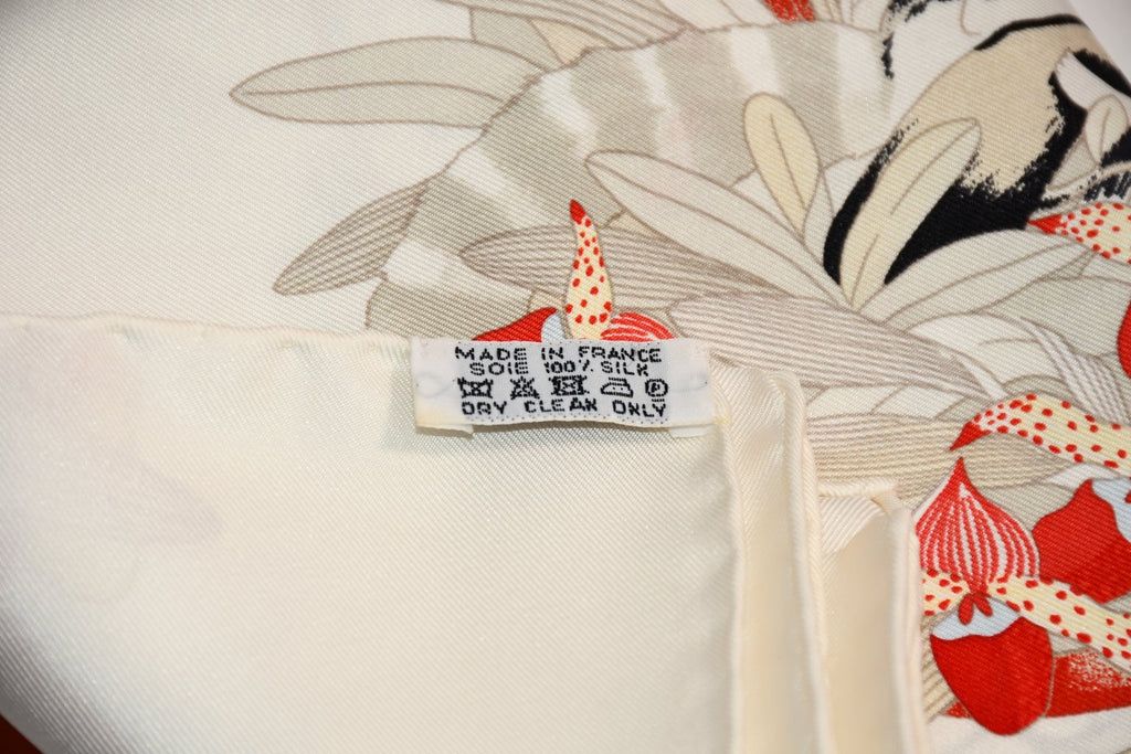 Hermes Scarf Au Coeur de la Vie 90 cm silk white Carre life tree flower 35"