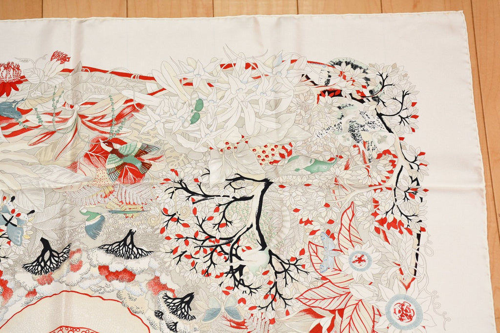 Hermes Scarf Au Coeur de la Vie 90 cm silk white Carre life tree flower 35"