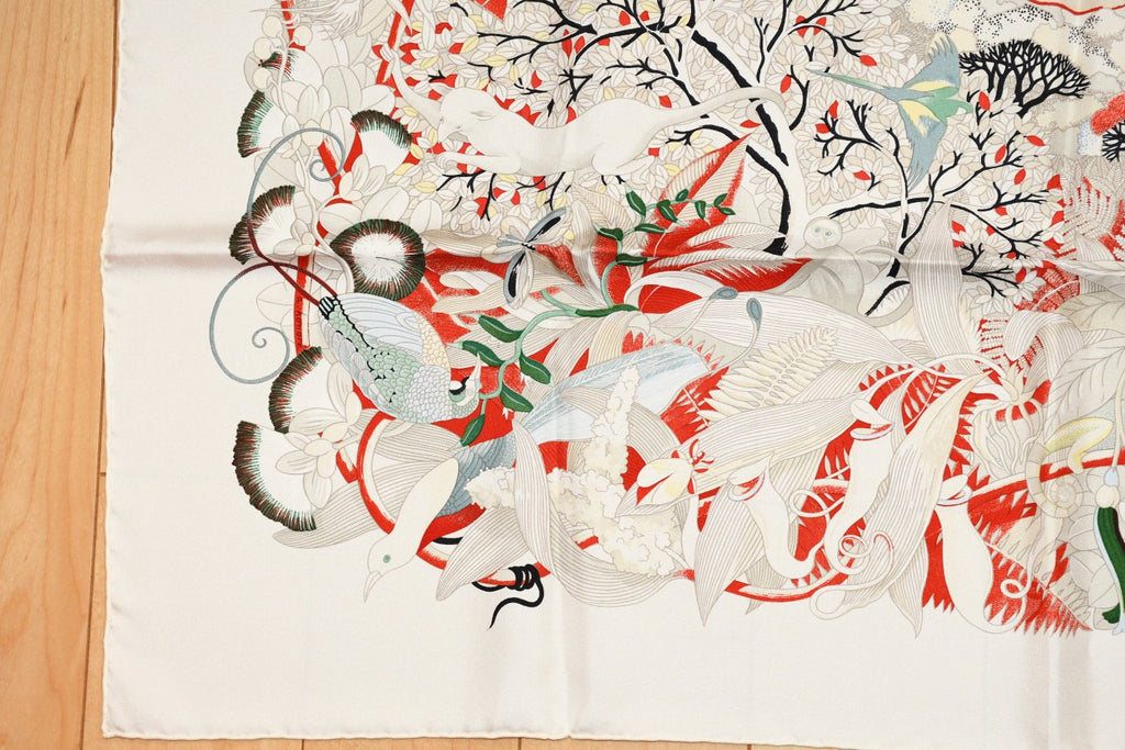 Hermes Scarf Au Coeur de la Vie 90 cm silk white Carre life tree flower 35"