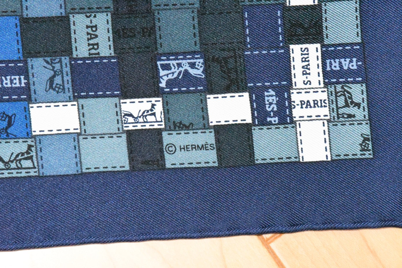 Hermes Scarf Bolduc au Carre 90 cm Silk navy dark blue ribbon 35