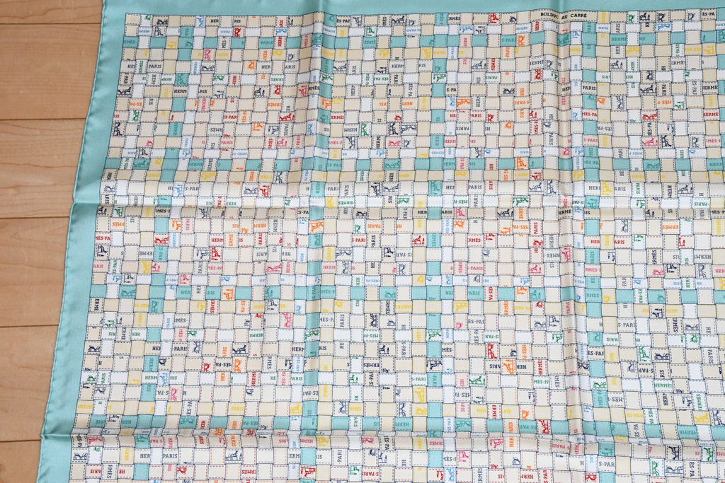 Hermes Scarf Bolduc au Carre 90 cm silk light green ribbon 35"