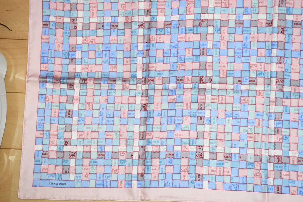 Hermes Scarf Bolduc au Carre 90 cm silk light pink ribbon 35"
