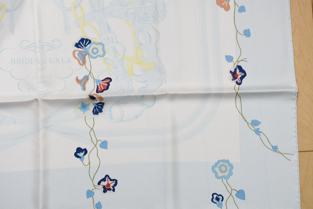 Hermes Scarf Brides Fleuries 90 cm silk light blue flower Carre 35"