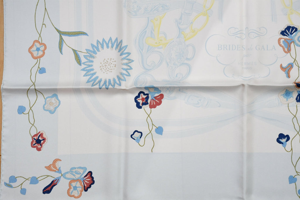 Hermes Scarf Brides Fleuries 90 cm silk light blue flower Carre 35"