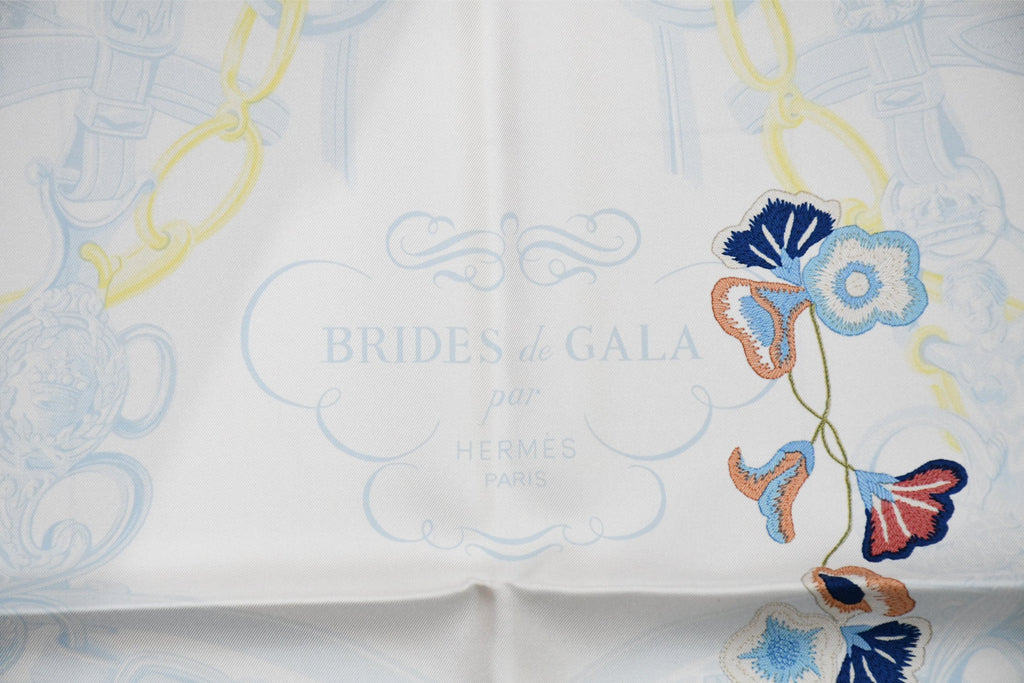 Hermes Scarf Brides Fleuries 90 cm silk light blue flower Carre 35"