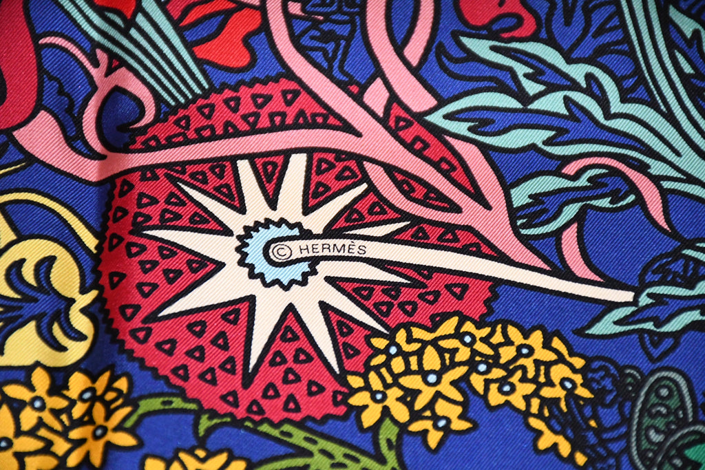 Hermes Scarf Cache Cache Fleuri 90 cm silk navy blue Carre flower 35"