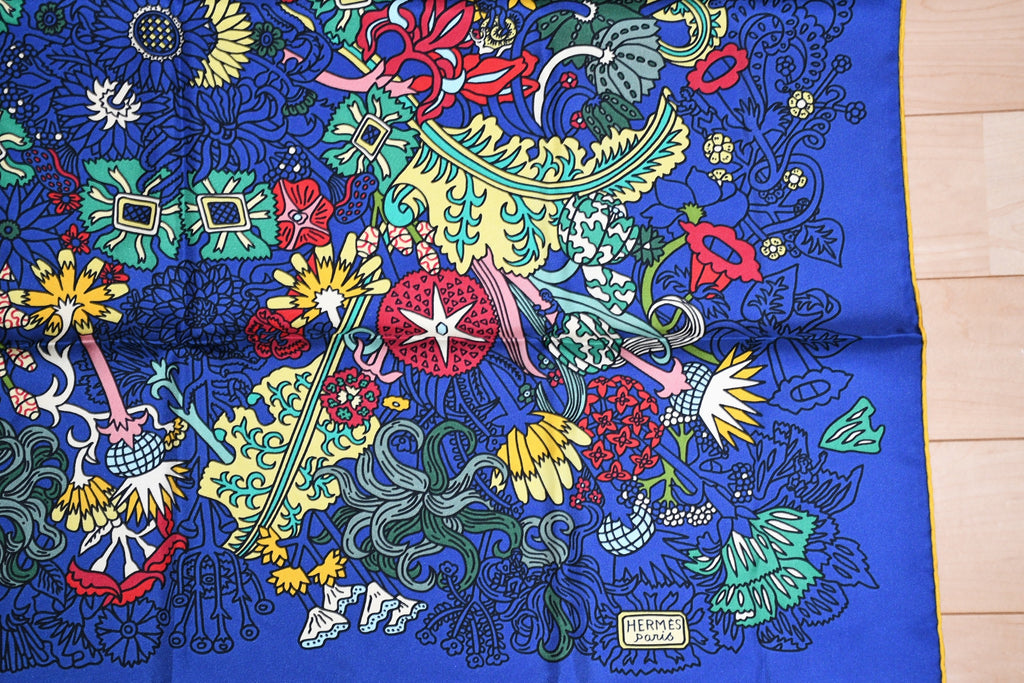 Hermes Scarf Cache Cache Fleuri 90 cm silk navy blue Carre flower 35"