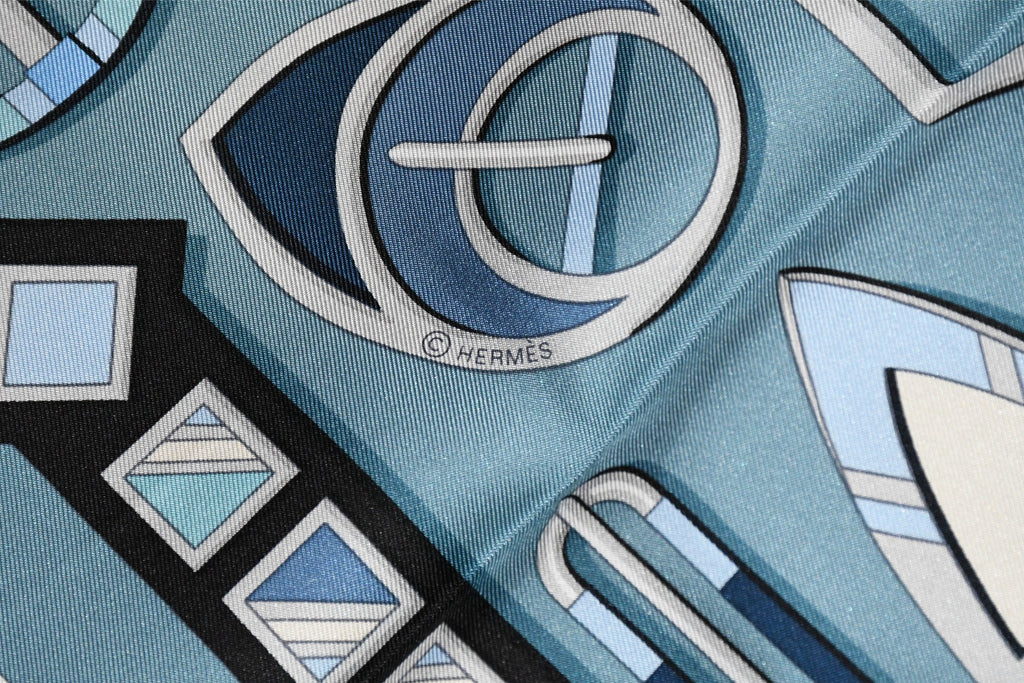 Hermes Scarf Carre en Boucles 90 cm silk blue Carre buckle chain 35"