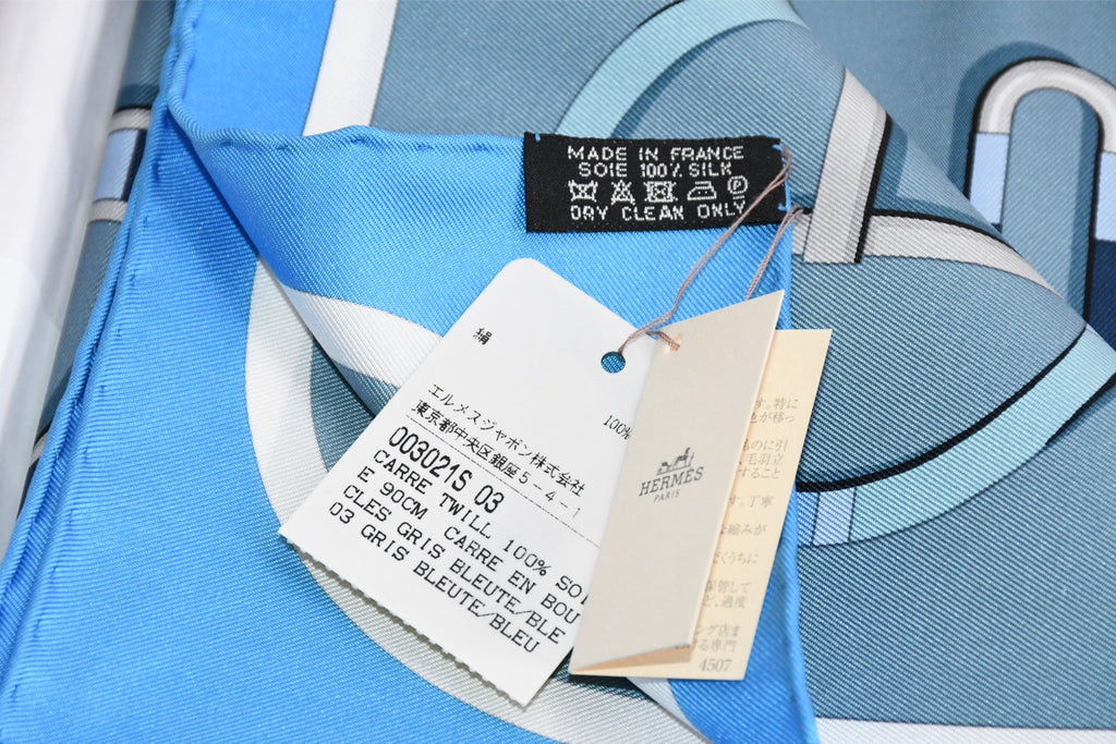 Hermes Scarf Carre en Boucles 90 cm silk blue Carre buckle chain 35"