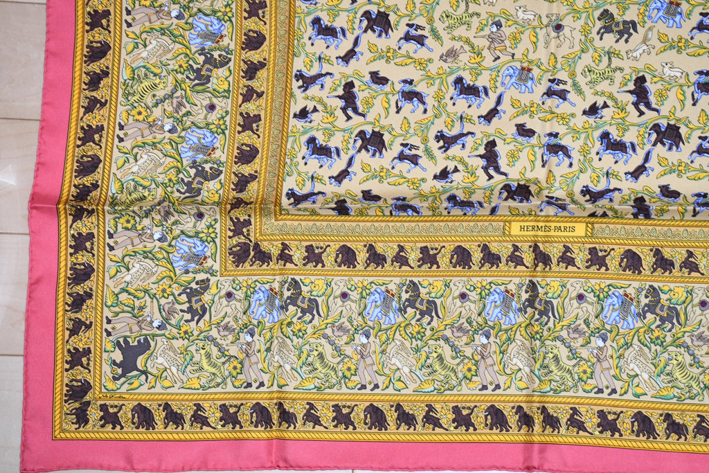 Hermes Scarf Chasse en Inde silk 90 cm pink yellow Carre India hunter 35"