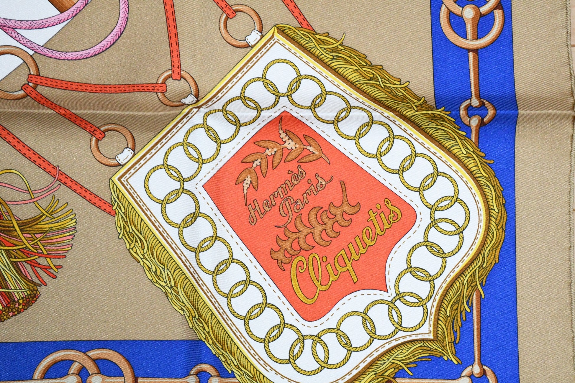 Hermes Scarf Cliquetis 90 cm silk blue beige Carre key chain 35