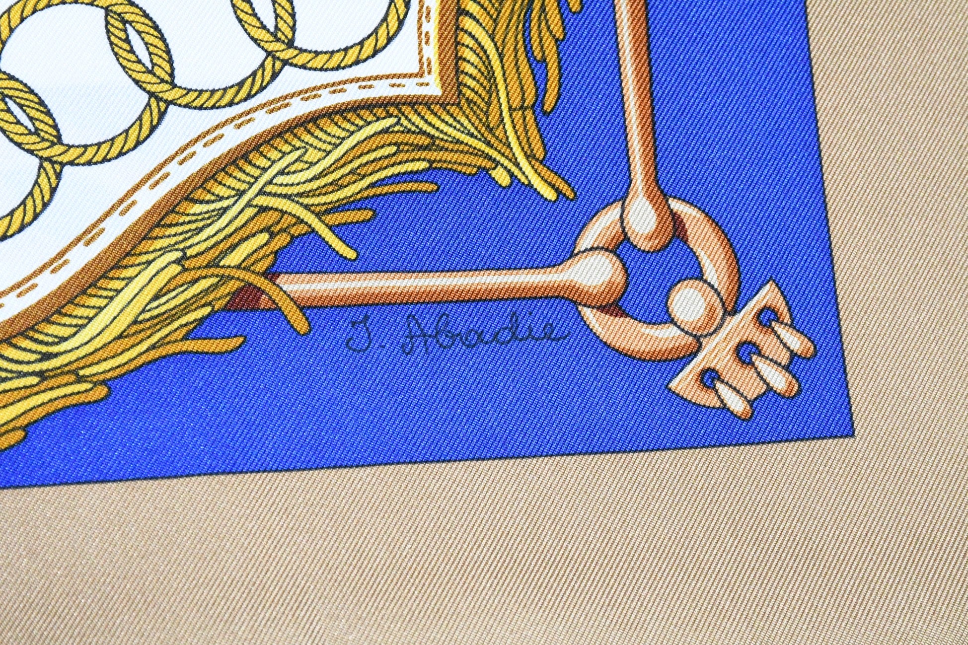 Hermes Scarf Cliquetis 90 cm silk blue beige Carre key chain 35