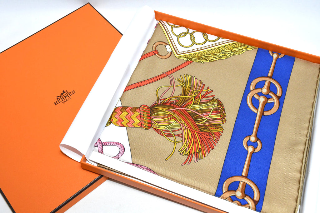 Hermes Scarf Cliquetis 90 cm silk blue beige Carre key chain 35"