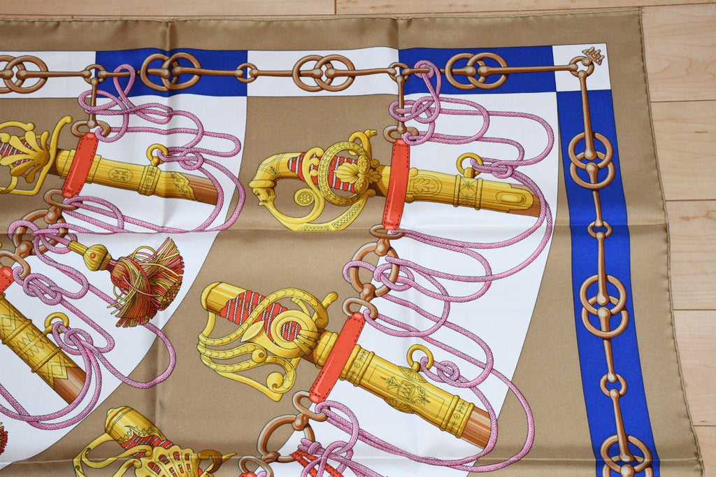 Hermes Scarf Cliquetis 90 cm silk blue beige Carre key chain 35"