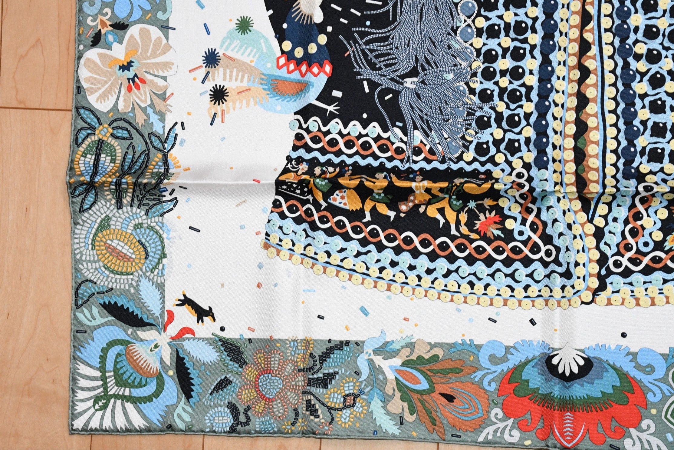 Hermes Scarf Costume de Fete by Jan Bajtlik 90 cm silk green Carre