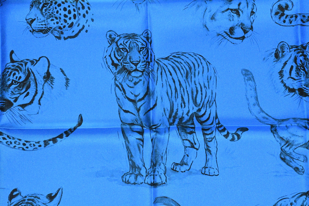 Hermes Scarf Dans l'atelier de Robert Dallet 90 cm silk blue Carre jaguar tiger 35"