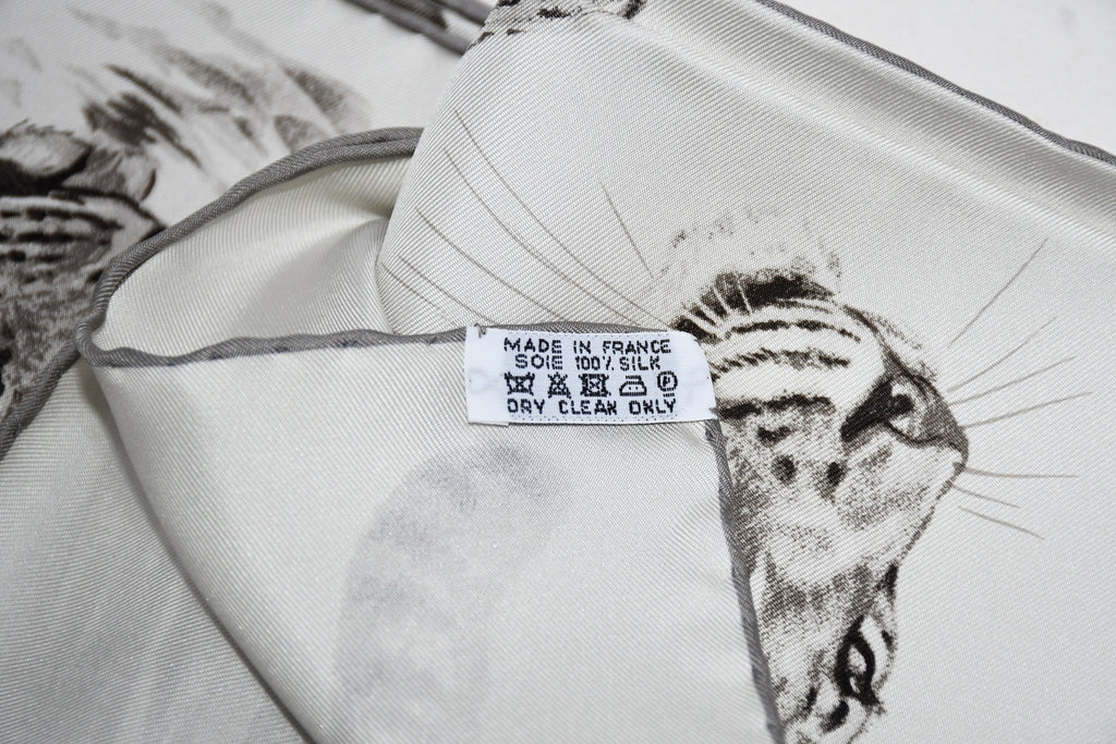 Hermes Scarf Dans l'atelier de Robert Dallet 90 cm silk gray beige Carre jaguar tiger