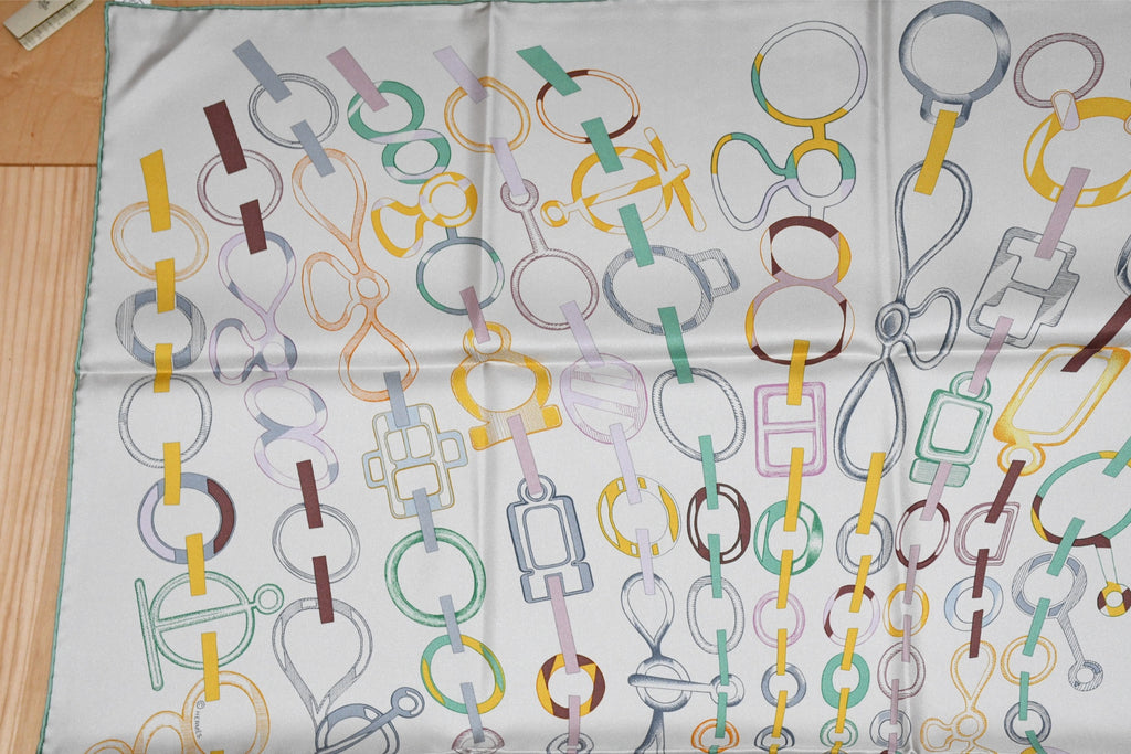 Hermes Scarf Do Re Boucles 90 cm silk gray Carre buckle chain 35"