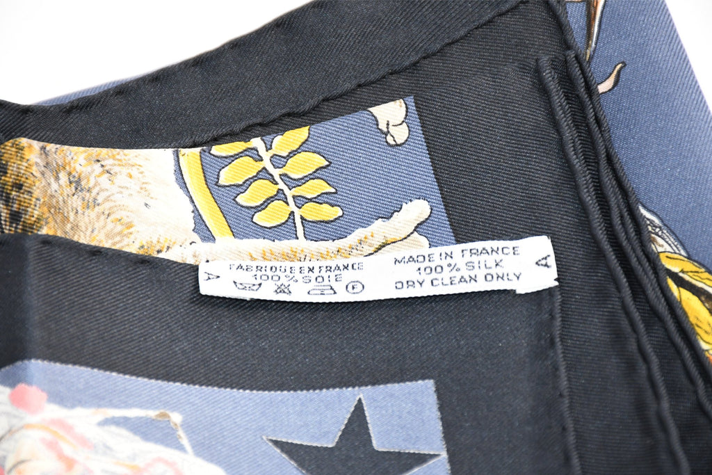 Hermes Scarf Faune Et Flore Du Texas Wildlife 90 cm by Kermit Oliver silk navy animal Carre