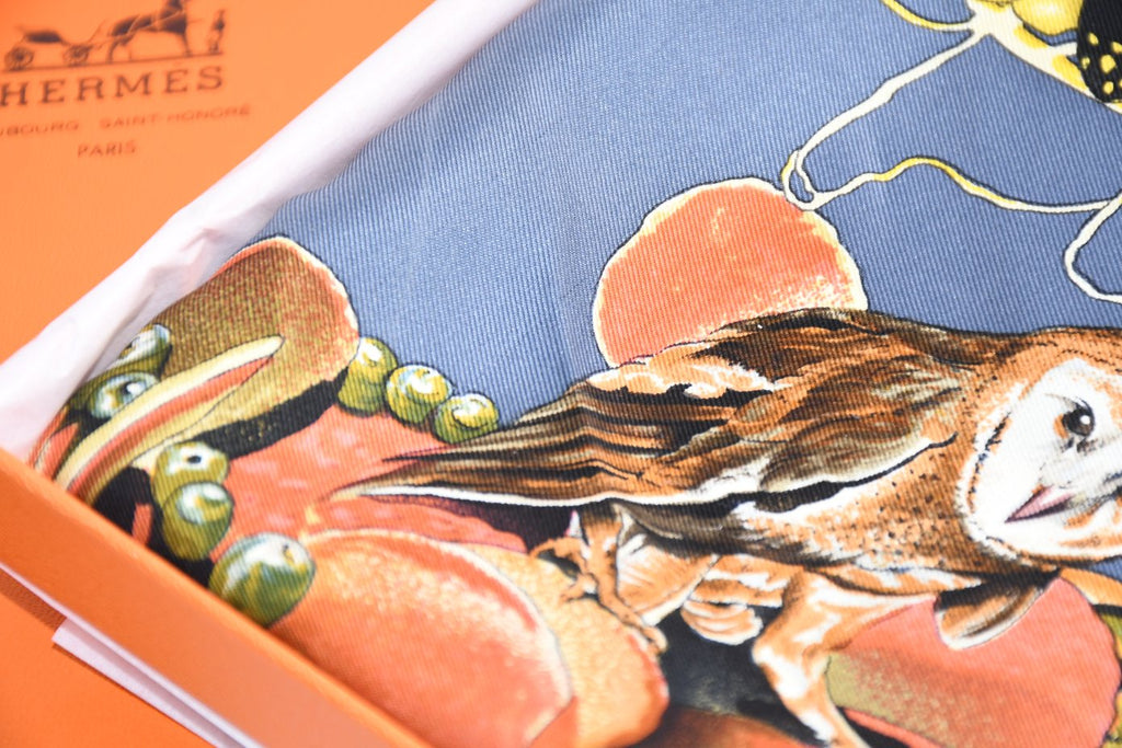 Hermes Scarf Faune Et Flore Du Texas Wildlife 90 cm by Kermit Oliver silk navy gray animal Carre 35" 064