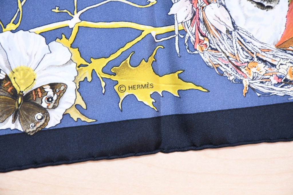 Hermes Scarf Faune Et Flore Du Texas Wildlife 90 cm by Kermit Oliver silk navy gray animal Carre 35" 094