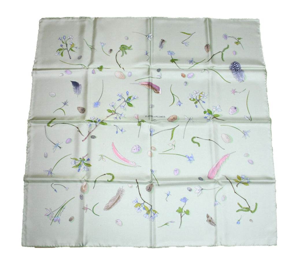 Hermes Scarf Fleurs et Plumes by Leigh P. Cook 90 cm silk light green flower