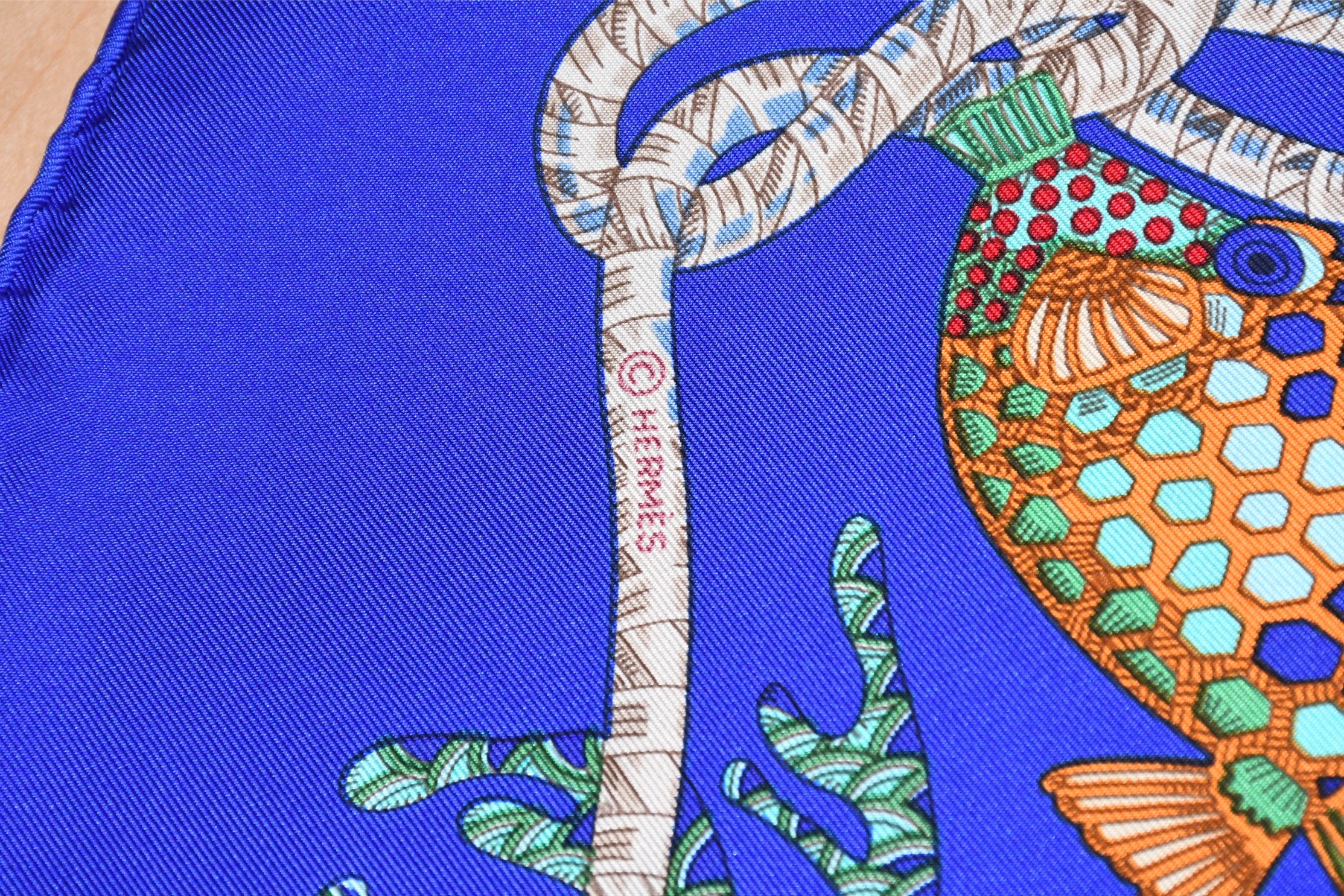 Hermes Scarf Grands Fonds 90 cm silk blue Carre sea fish 35