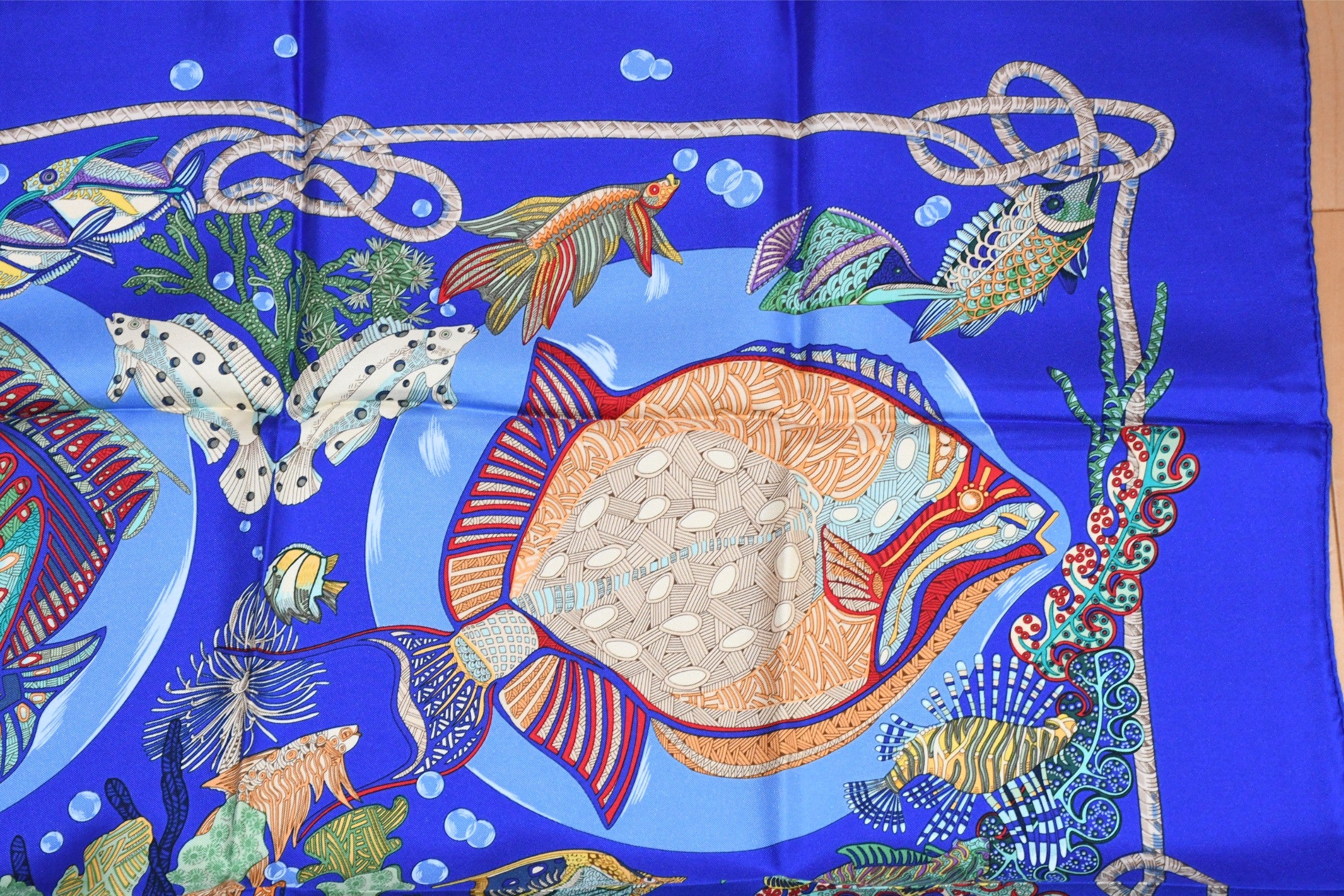 Hermes Scarf Grands Fonds 90 cm silk blue Carre sea fish 35