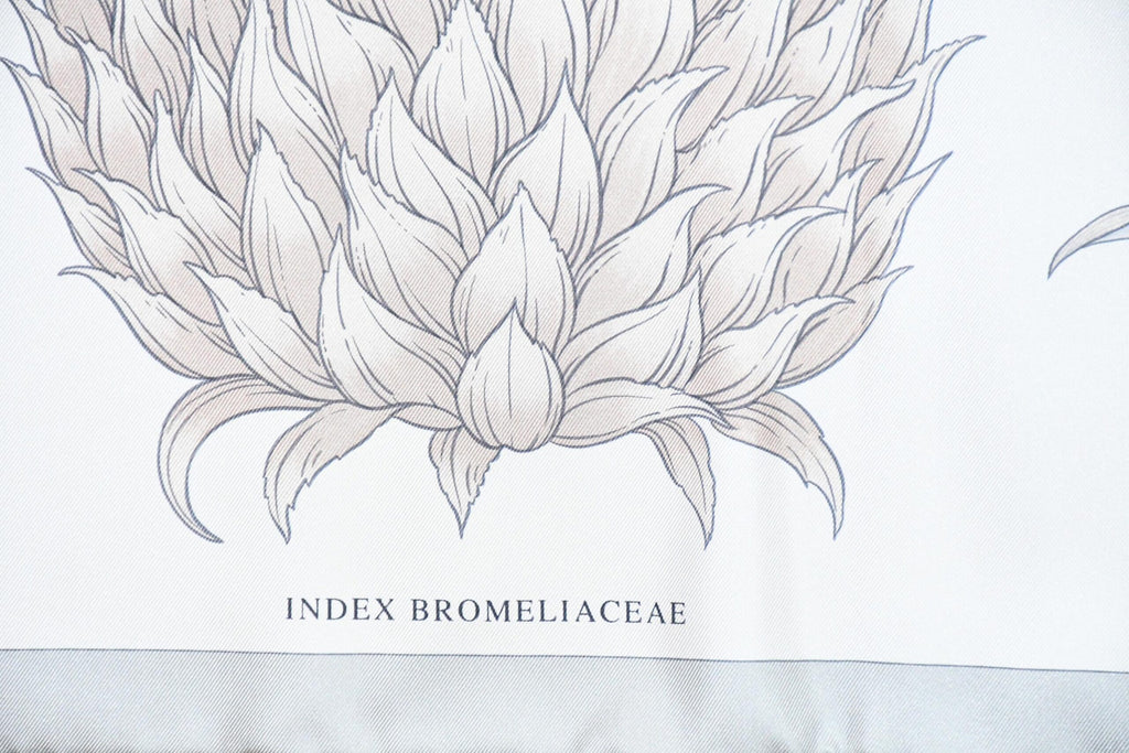 Hermes Scarf Index Bromeliaceae 90 cm silk gray blue Carre pineapple flower 35"