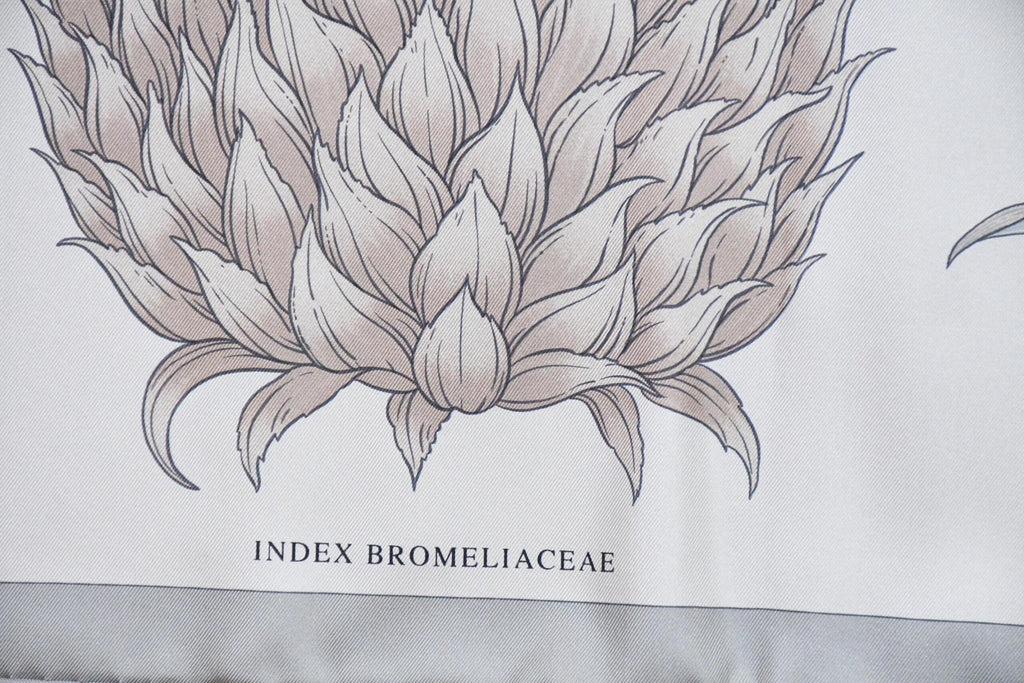 Hermes Scarf Index Bromeliaceae 90 cm silk gray blue Carre pineapple flower 35"