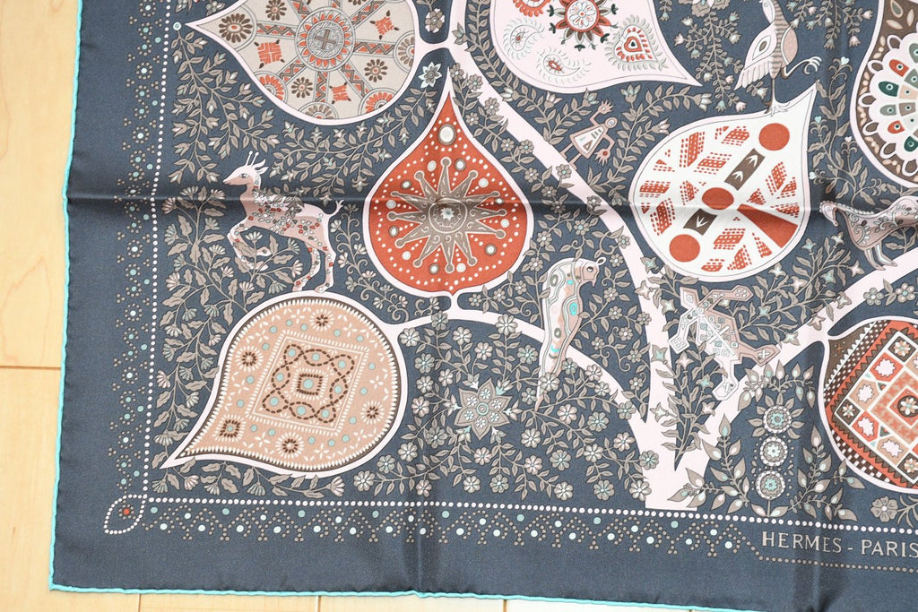 Hermes Scarf L'arbre de vie 90 cm silk reglisse black Carre life tree 35"